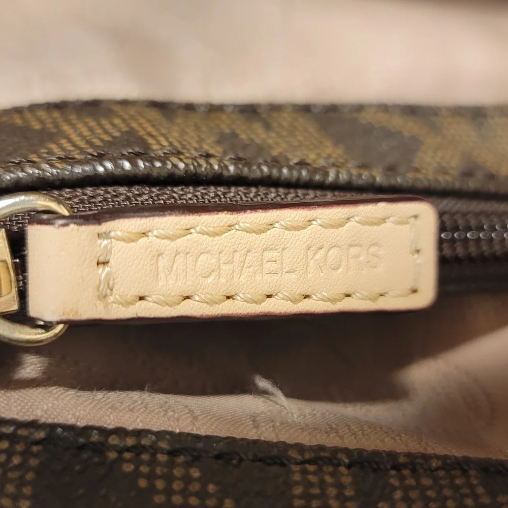 C - Michael Kors Jet Set brown monogram Vegan leather handbag